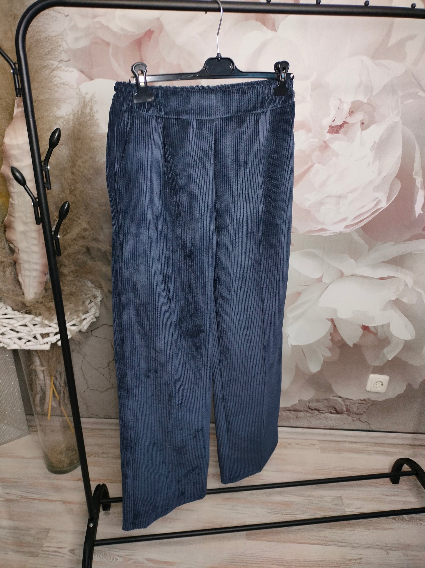 Hose in Cordoptik in verschieden Farben