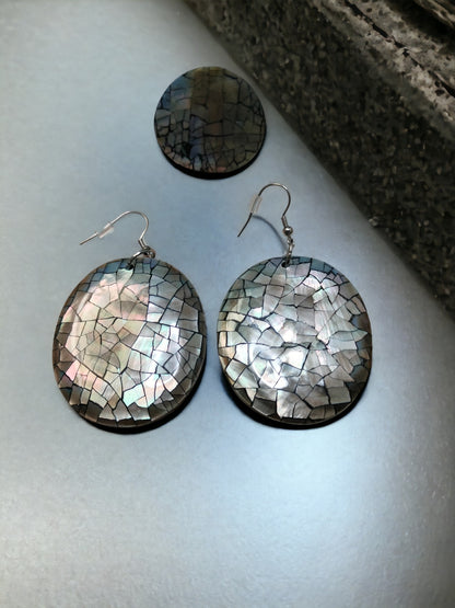 Set aus Ohrringen und Ring