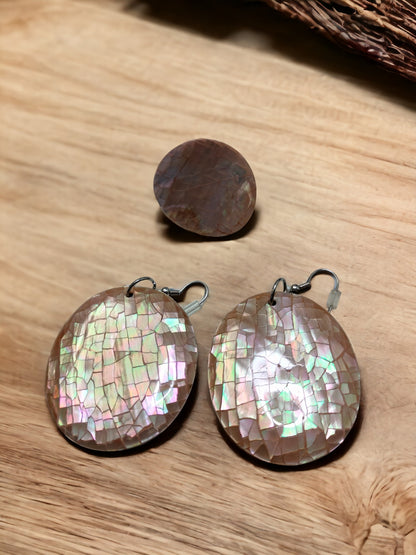 Set aus Ohrringen und Ring